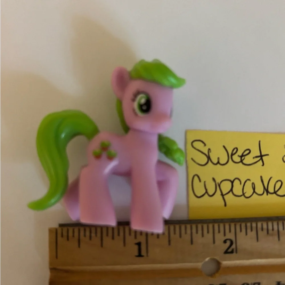Sweet Cupcake 2” My Little Pony Figurine Collectible Mini Fig